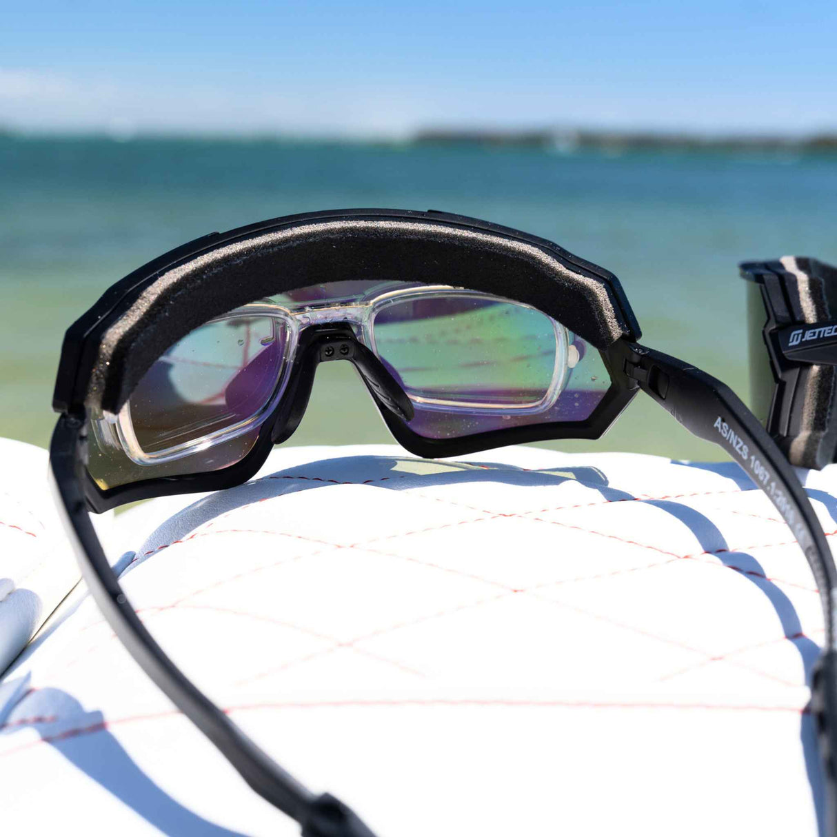 JET TECH HYBRID SUNGLASSES & GOGGLES 2 IN 1 KIT