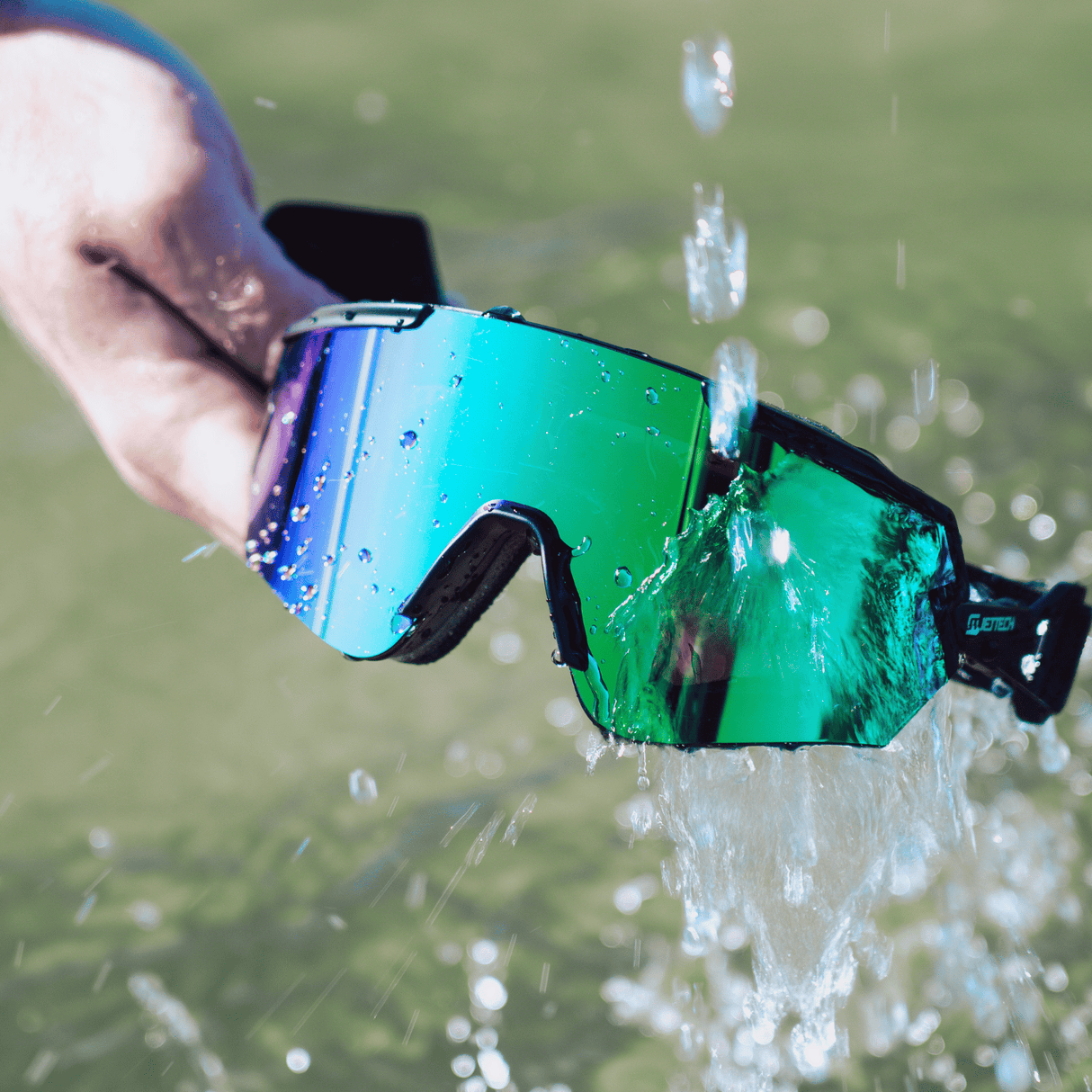 JET TECH HYBRID SUNGLASSES & GOGGLES 2 IN 1 KIT