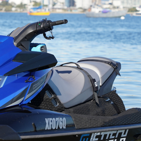 yamaha wave runner jet ski with seat strap kit and traction turf