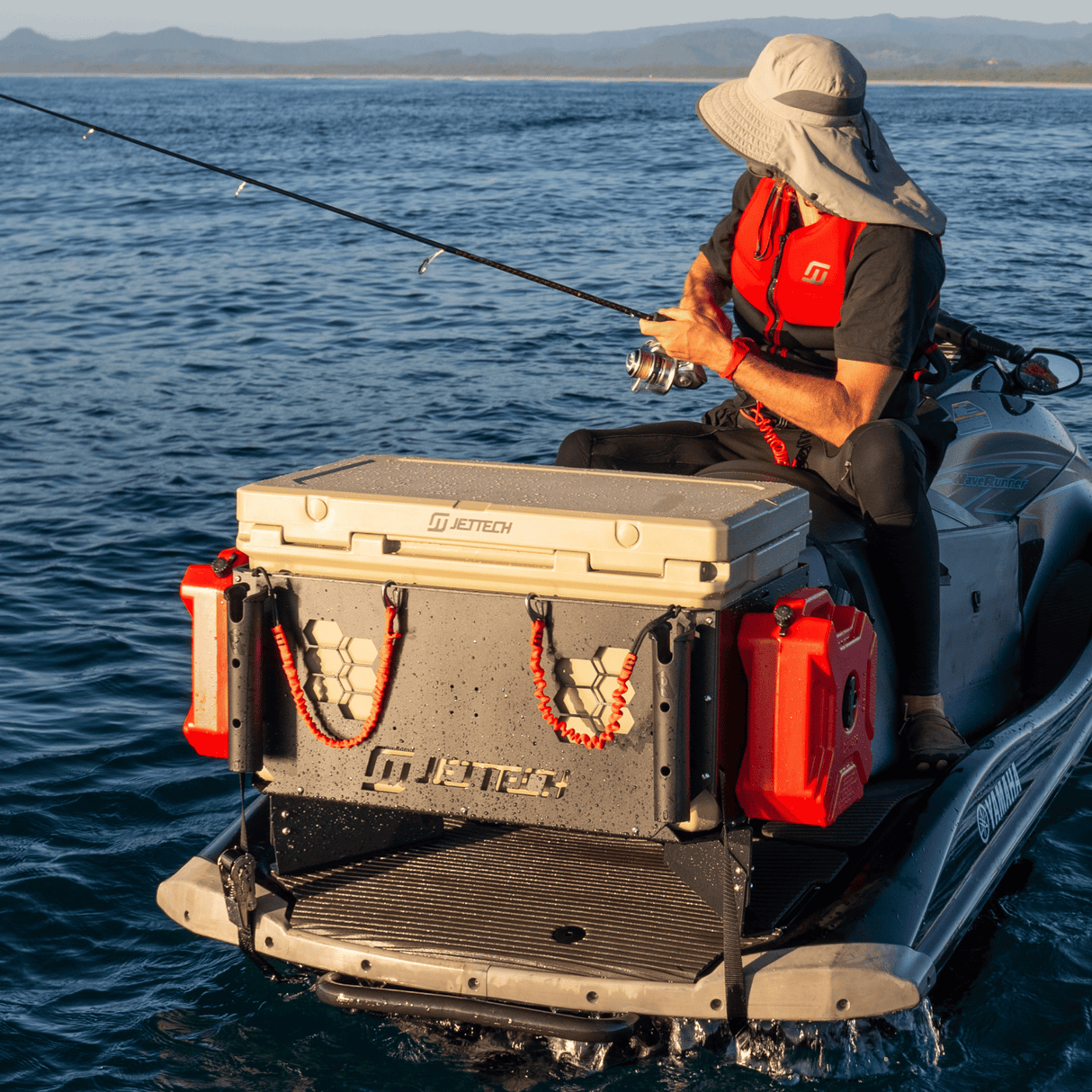 JET TECH ADVENTURE FISH BOX